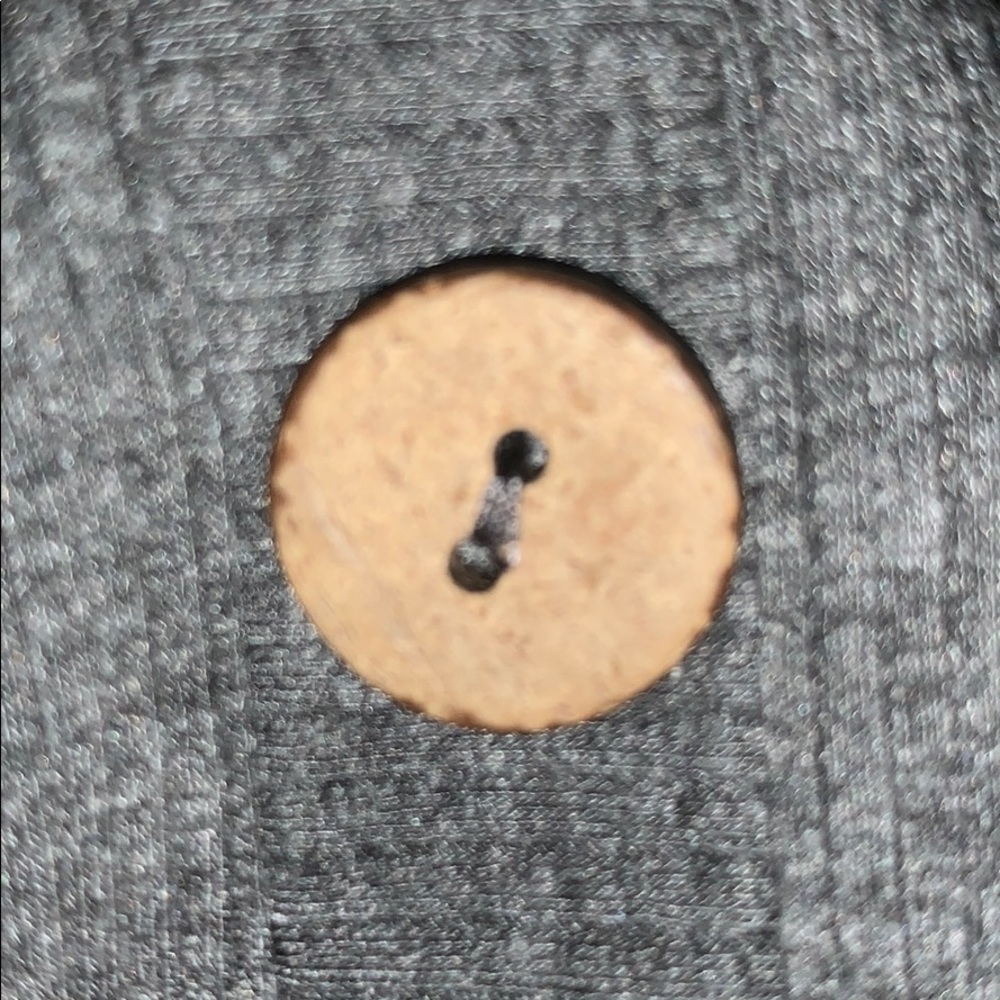 A slim grey dress - Picture 4 of 4